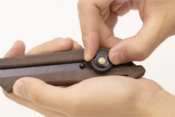 OLFA WOOD-PP Models 18 мм, с сегментированным лезвием, нож (OL-WD-L) zb  ol-wd-l