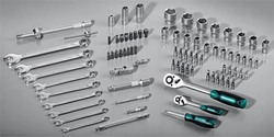 KRAFTOOL  X-Drive 82, 82 предм., (1/2″+1/4″), универсальный набор инструмента (27887-H82) 27887-H82_z03